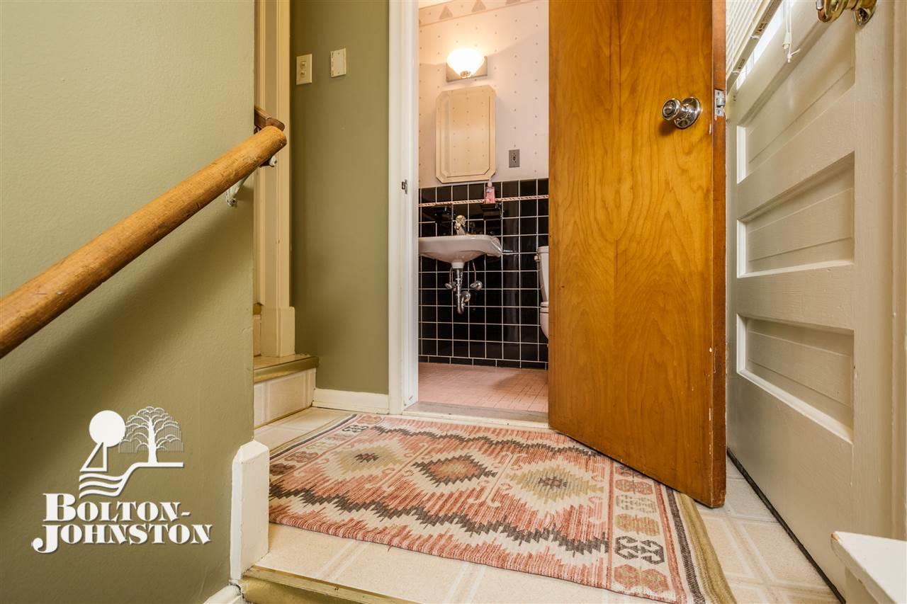 1718 Newcastle Road Grosse Pointe, MI 48236 - Photo 25 of 39 31343713-24.JPG
