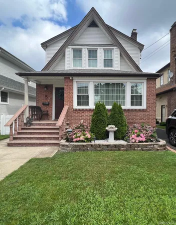 $745,000 | 5 Lawrence Avenue, Lynbrook, NY 11563