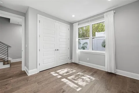 an empty room with window