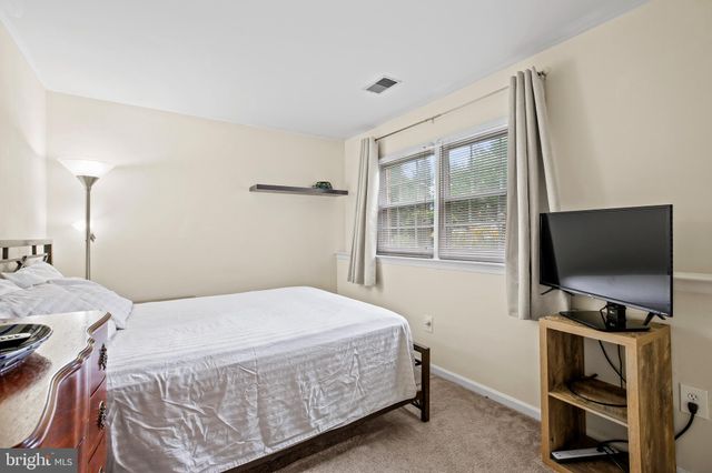 $625,000 | 15 Forest Landing Court, Rockville, MD 20850