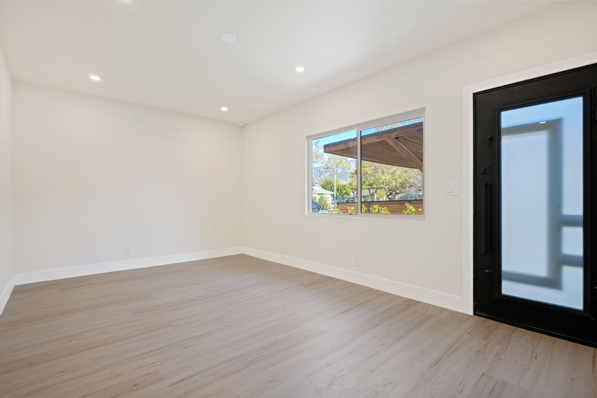 1330 Post Avenue Carpinteria, CA 93013 - Photo 17 of 26 19 - ADU - Living Area