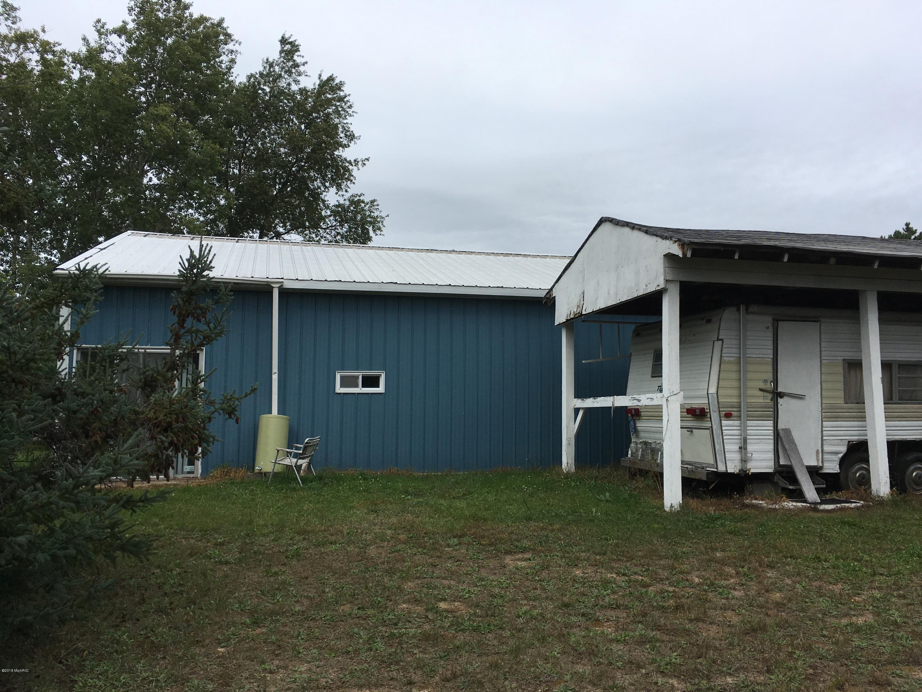 10307 Homestead Road Beulah, MI 49617 - Photo 18 of 56 IMG_1182