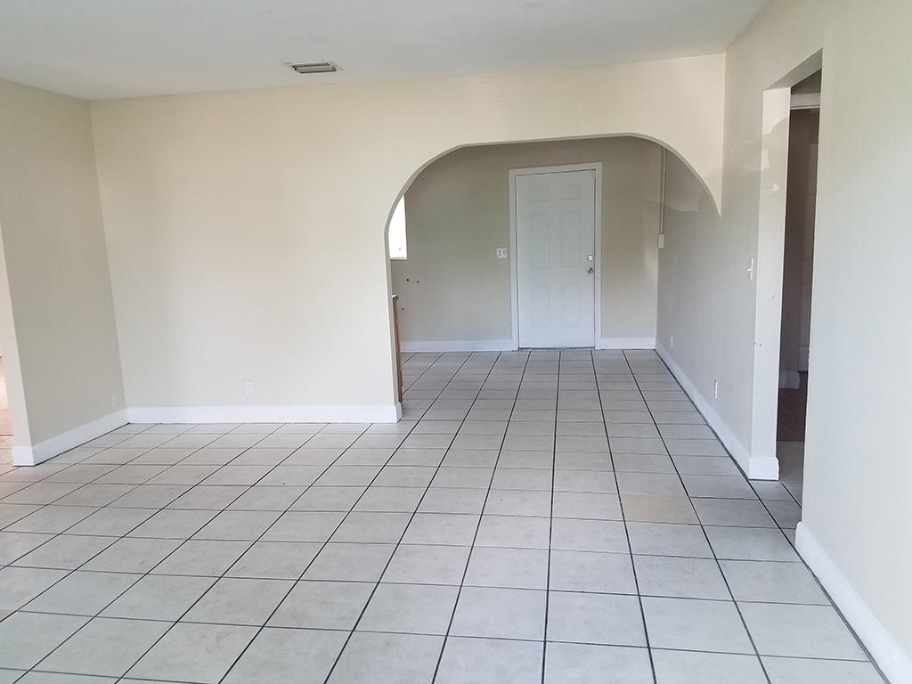 1245 West 36th Street Riviera Beach, FL 33404 - Photo 2 of 8 20170329_102915