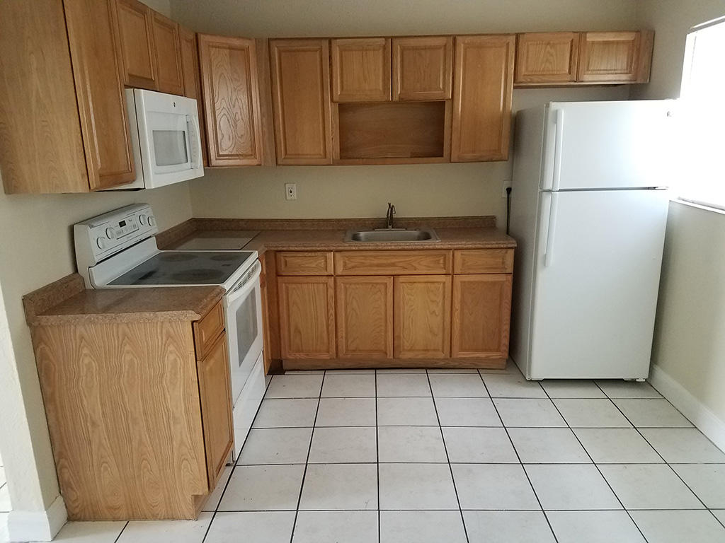 1245 West 36th Street Riviera Beach, FL 33404 - Photo 3 of 8 20170329_102930