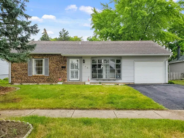 $2,950 | 720 Country Lane South, Roselle, IL 60172