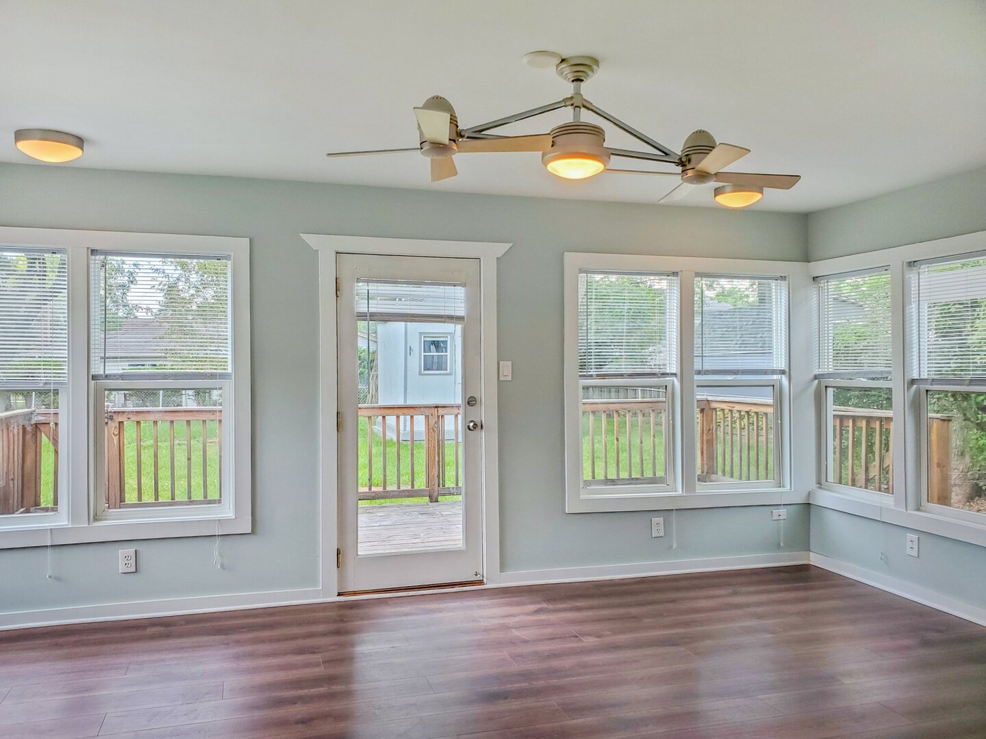 720 Country Lane South Roselle, IL 60172 - Photo 24 of 28