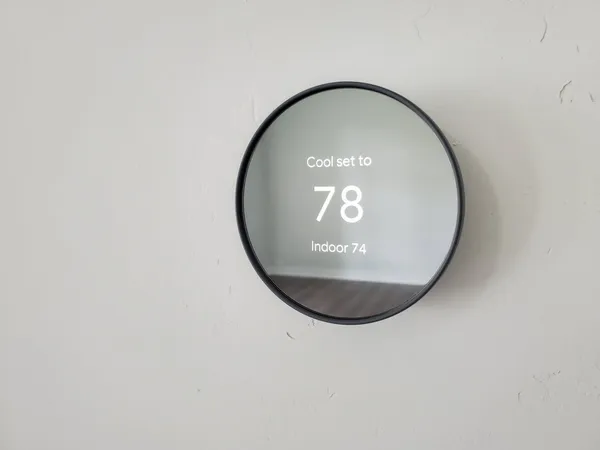 $2,950 | 720 Country Lane South, Roselle, IL 60172