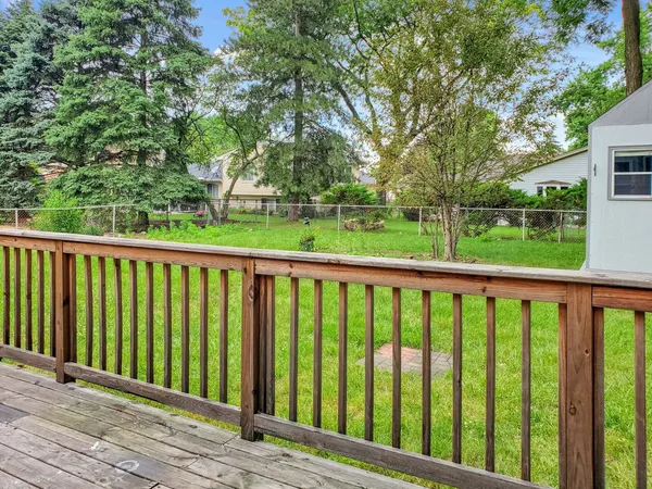 $2,950 | 720 Country Lane South, Roselle, IL 60172