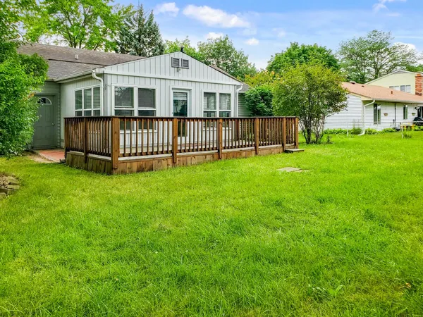 $2,950 | 720 Country Lane South, Roselle, IL 60172