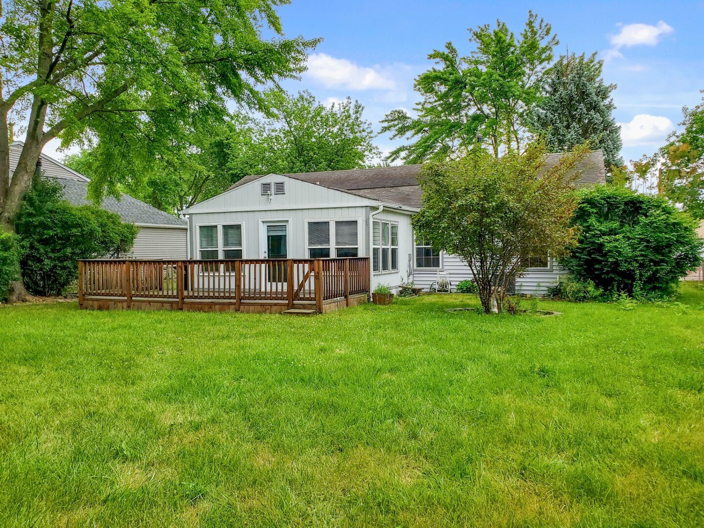 720 Country Lane South Roselle, IL 60172 - Photo 8 of 28