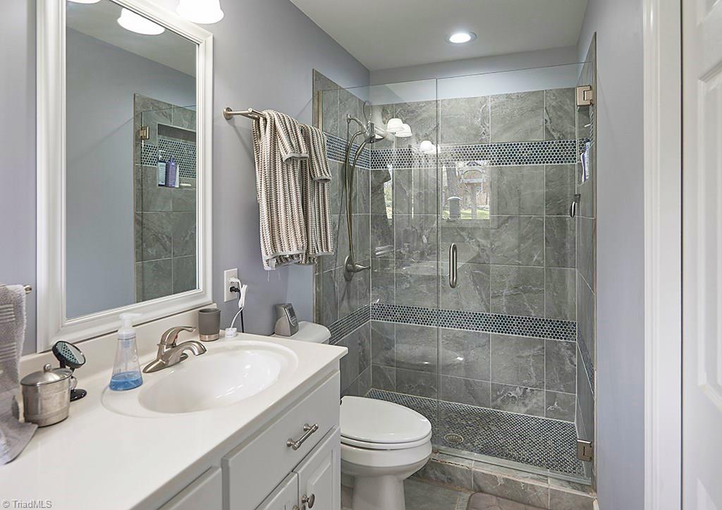 932 Smith Road Lexington, NC 27292 - Photo 12 of 23 Master Bathroom