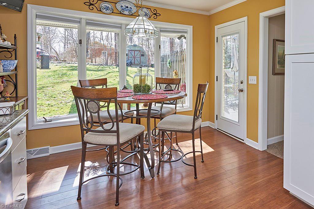 932 Smith Road Lexington, NC 27292 - Photo 10 of 23 Breakfast Area