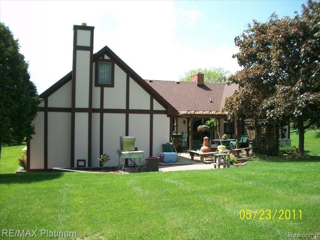 8945 Carpenter Road Milan, MI 48160 - Photo 9 of 16 EXTERIOR BACK