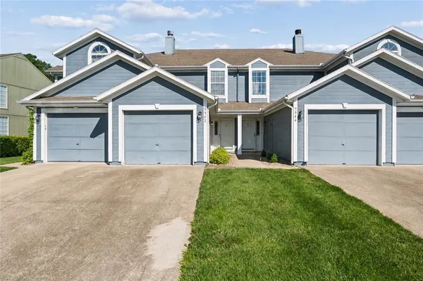 $199,900 | 5542 Northwest Moonlight Meadow Drive, Lee's Summit, MO 64064