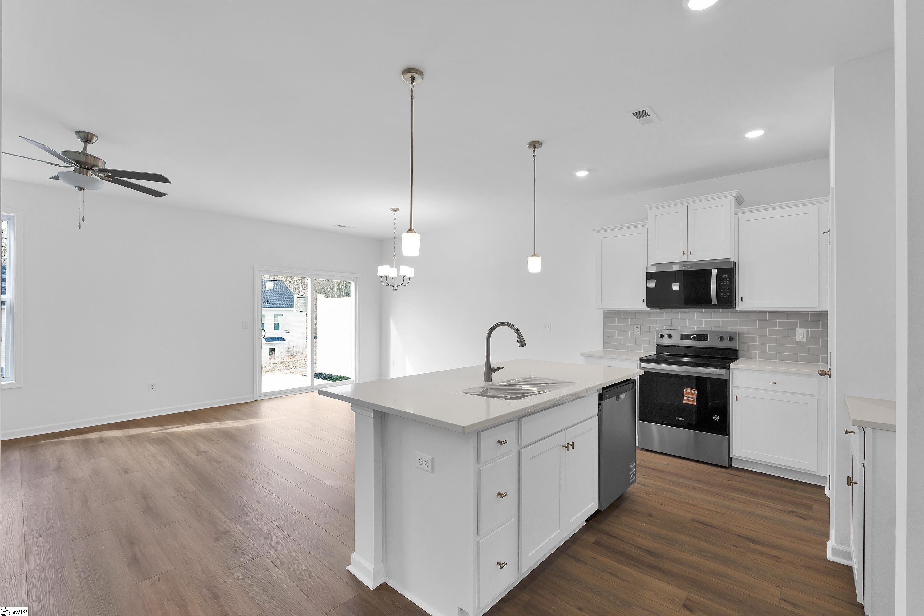 411 Belgrove Way Easley, SC 29640 - Photo 3 of 24