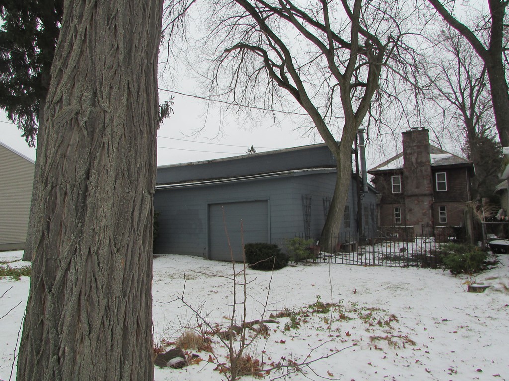 21 Silver Street Springfield, MA 01107 - Photo 13 of 21