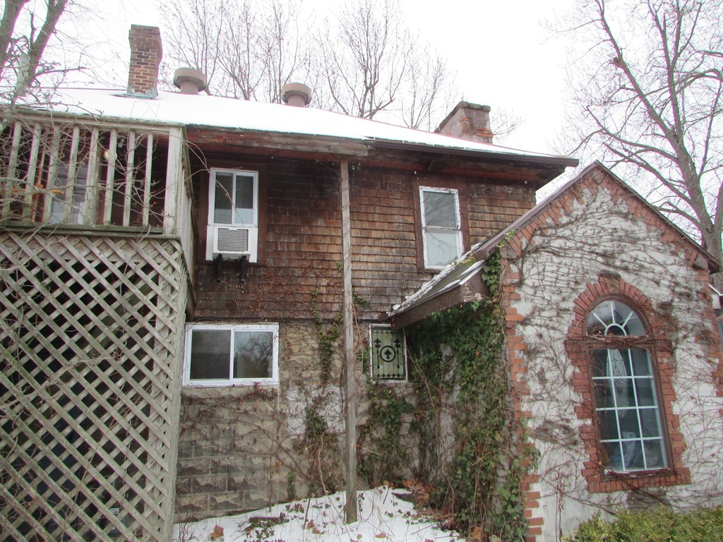 21 Silver Street Springfield, MA 01107 - Photo 2 of 21