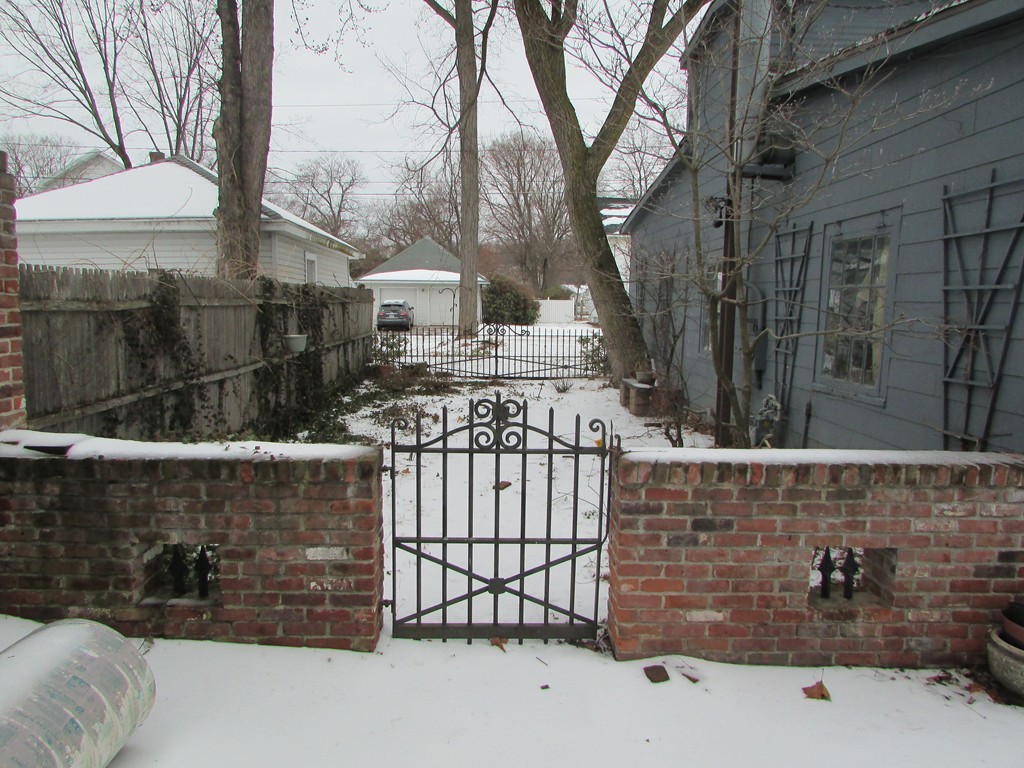 21 Silver Street Springfield, MA 01107 - Photo 4 of 21