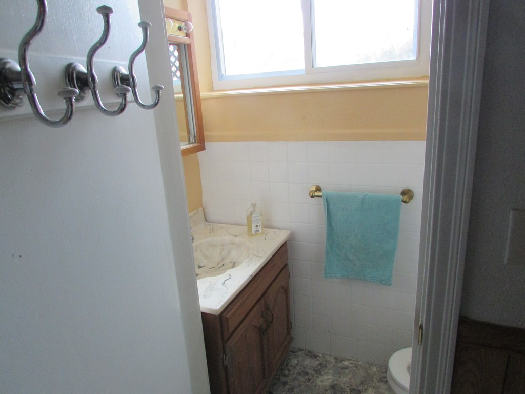 21 Silver Street Springfield, MA 01107 - Photo 7 of 21