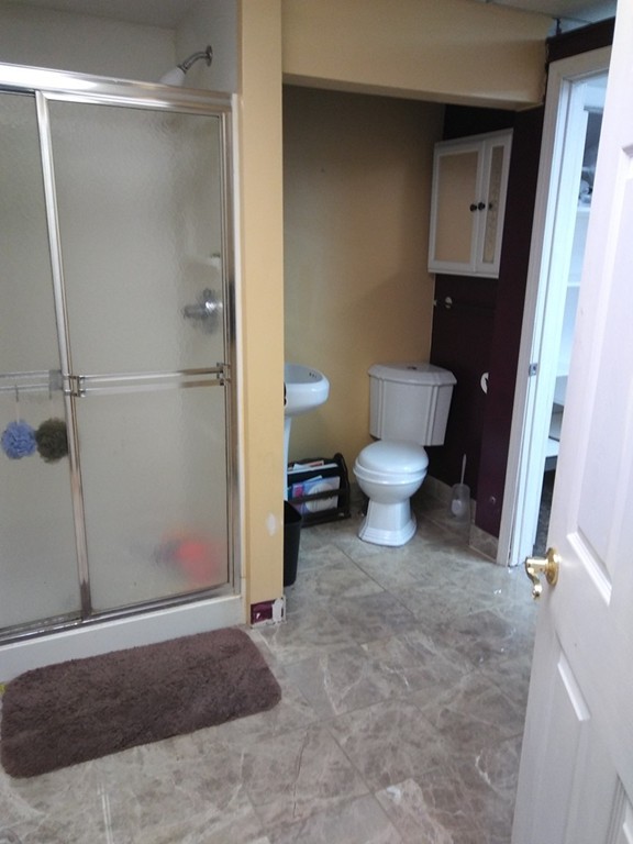 21 Silver Street Springfield, MA 01107 - Photo 8 of 21