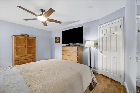 $699,999 | 20 MacArthur Boulevard, Hauppauge, NY 11788