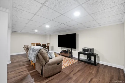 $699,999 | 20 MacArthur Boulevard, Hauppauge, NY 11788