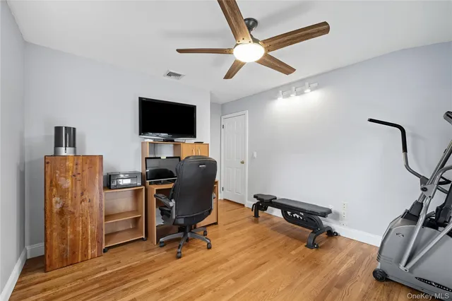 $699,999 | 20 MacArthur Boulevard, Hauppauge, NY 11788