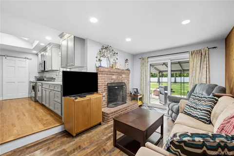 $699,999 | 20 MacArthur Boulevard, Hauppauge, NY 11788