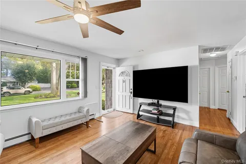 $699,999 | 20 MacArthur Boulevard, Hauppauge, NY 11788