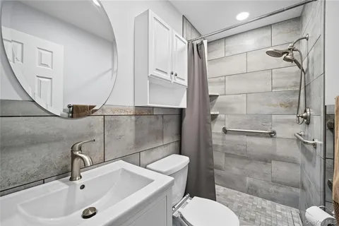 $699,999 | 20 MacArthur Boulevard, Hauppauge, NY 11788