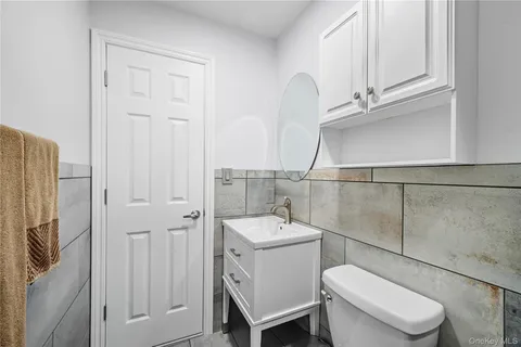 $699,999 | 20 MacArthur Boulevard, Hauppauge, NY 11788