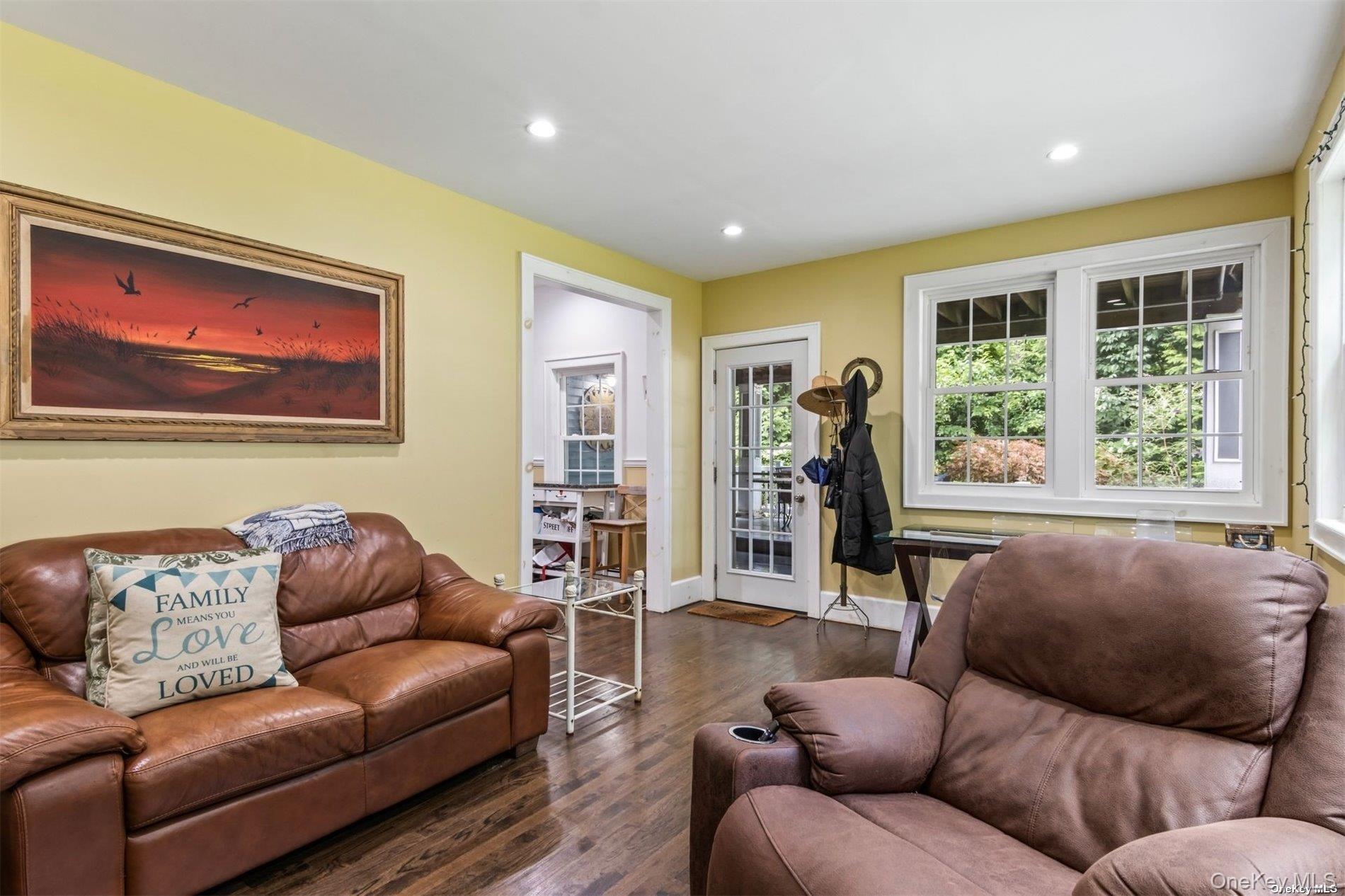 245 Main Street, Unit 1 Cold Spring Harbor, NY 11724 - Photo 12 of 27 Option to Come Furnished