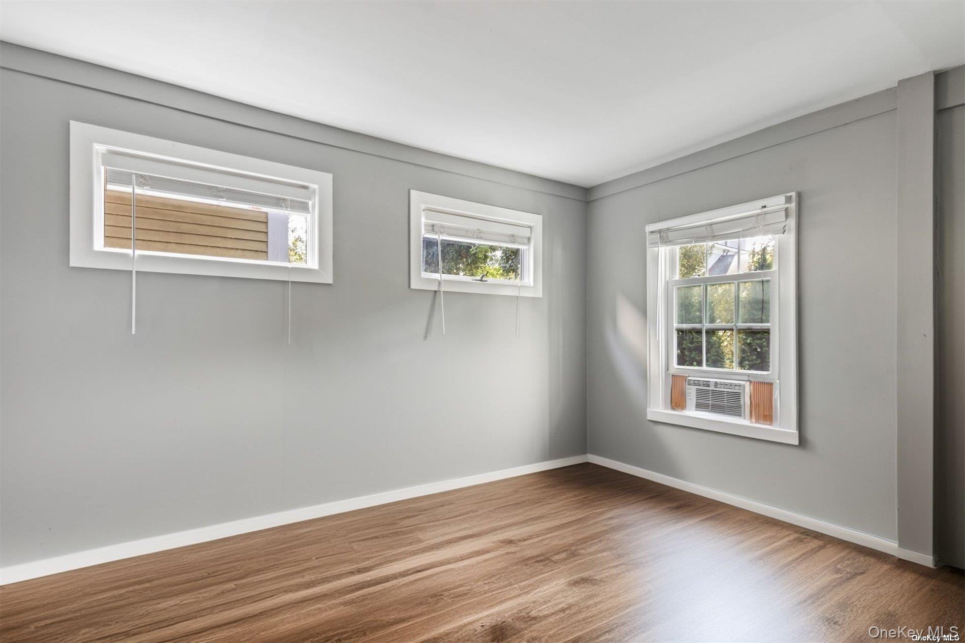 245 Main Street, Unit 1 Cold Spring Harbor, NY 11724 - Photo 17 of 27 Bedroom 3