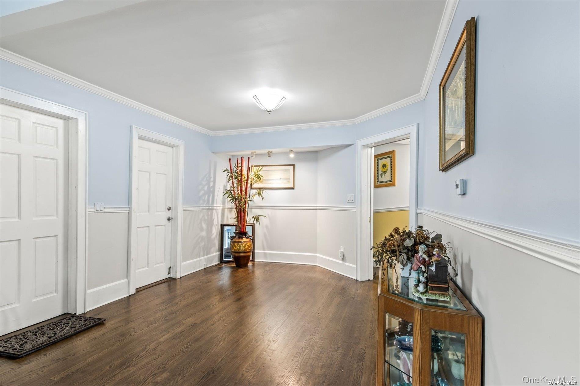245 Main Street, Unit 1 Cold Spring Harbor, NY 11724 - Photo 7 of 27 Hallway