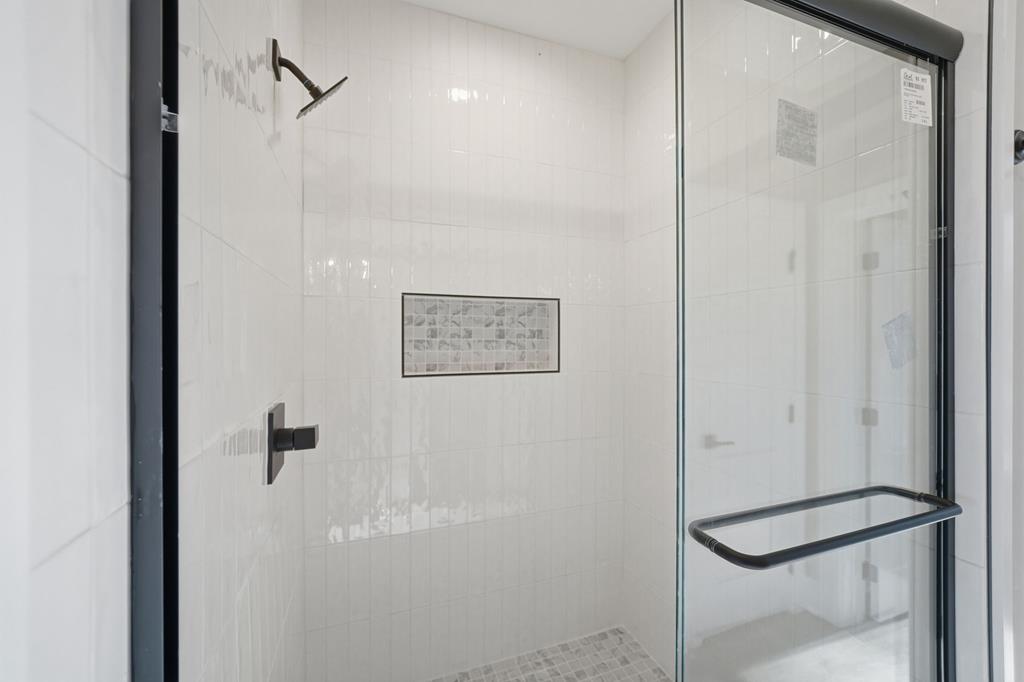 1176 Jewel Court Northeast Ranger, GA 30734 - Photo 25 of 57 a bathroom with a shower
