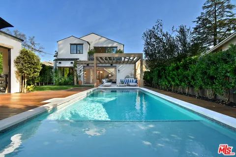 a view of a house with entertaining space