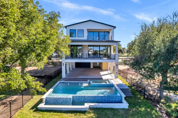 $3,849,995 | 525 Lake Street, Kingsland, TX 78639