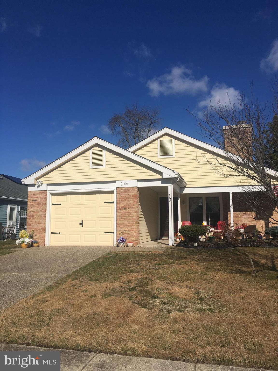 10 Mayfair Road Southampton, NJ 08088 - Photo 1 of 28 exterior front