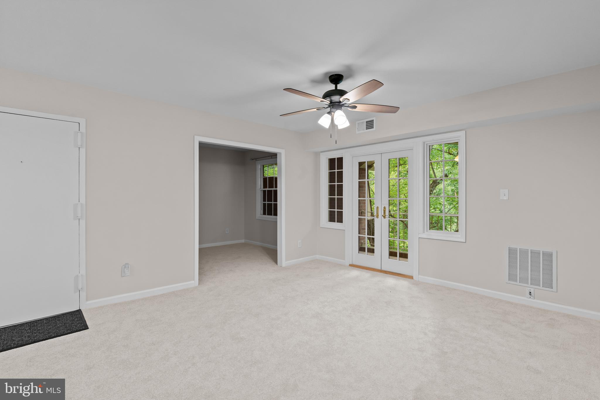 8110 Colony Point Road, Unit H Springfield, VA 22152 - Photo 6 of 26