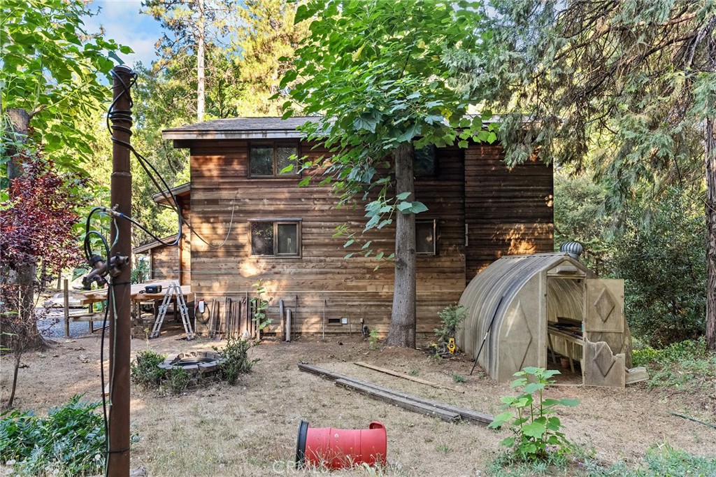 14969 Centerville Road Magalia, CA 95954 - Photo 55 of 75 a front view of a house with garden