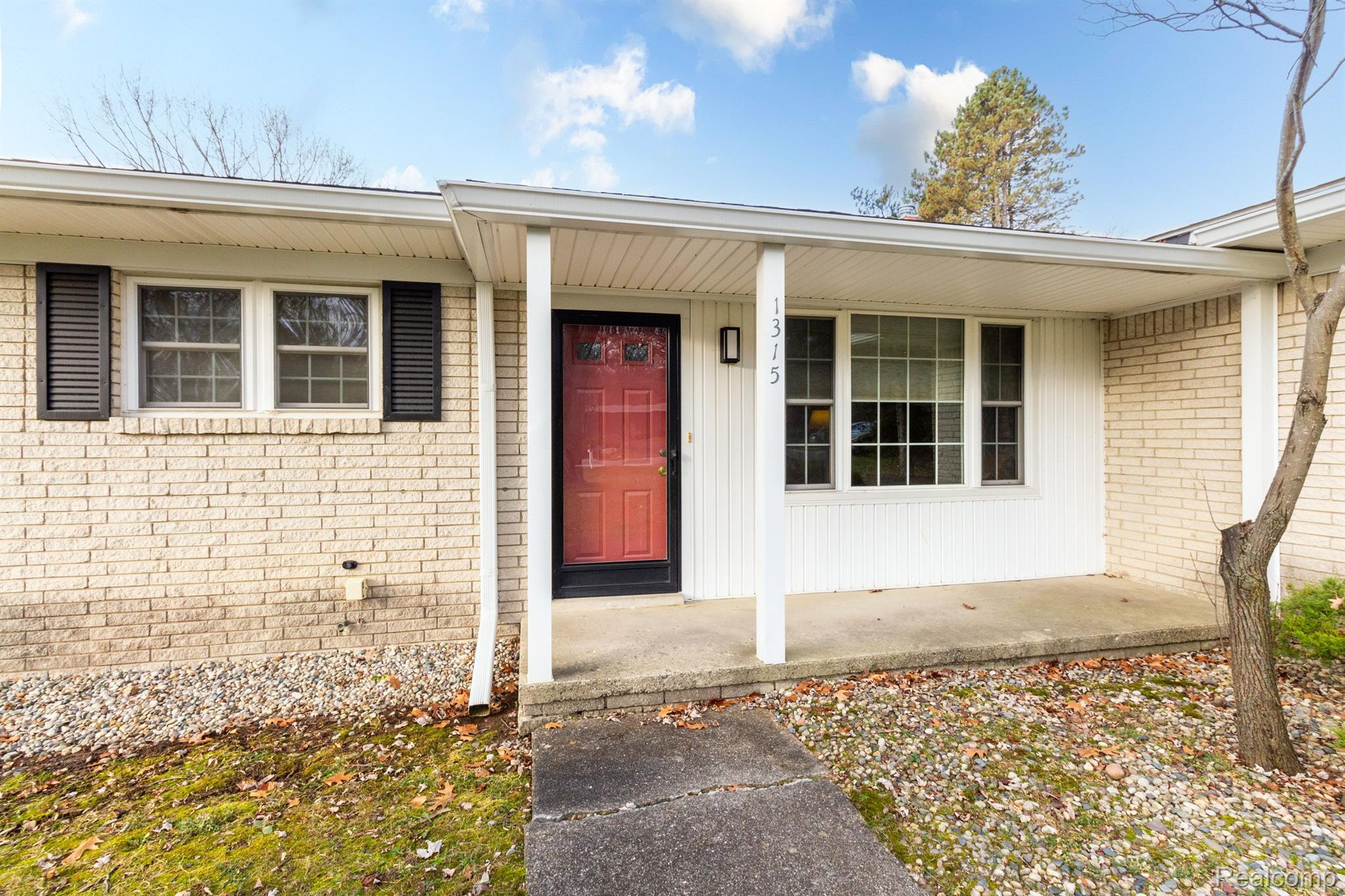1315 Gettysburg Court Rochester, MI 48306 - Photo 4 of 56 Gallery Image 4