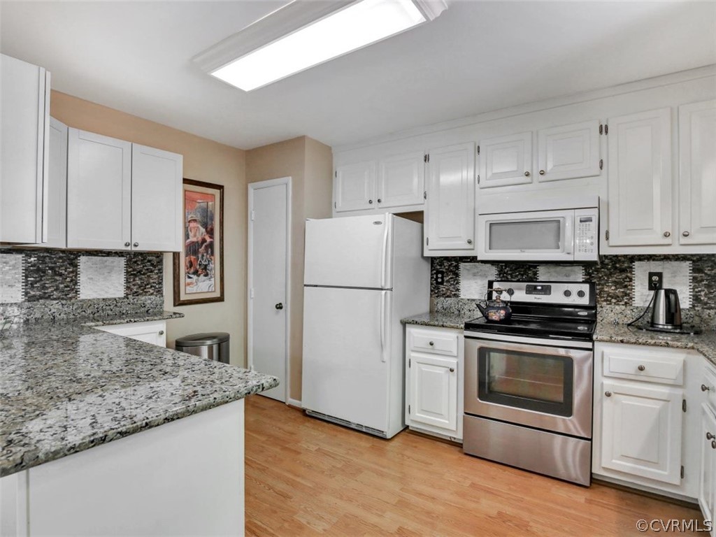 2903 Cove Ridge Circle Midlothian, VA 23112 - Photo 12 of 25 Kitchen