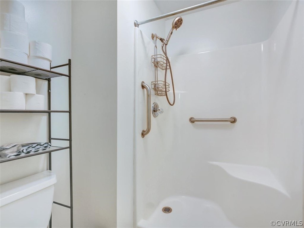 2903 Cove Ridge Circle Midlothian, VA 23112 - Photo 21 of 25 Master Bath