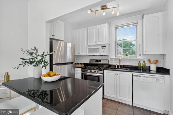 $359,000 | 3026 Wisconsin Avenue Northwest, Unit 102, Washington, DC 20016