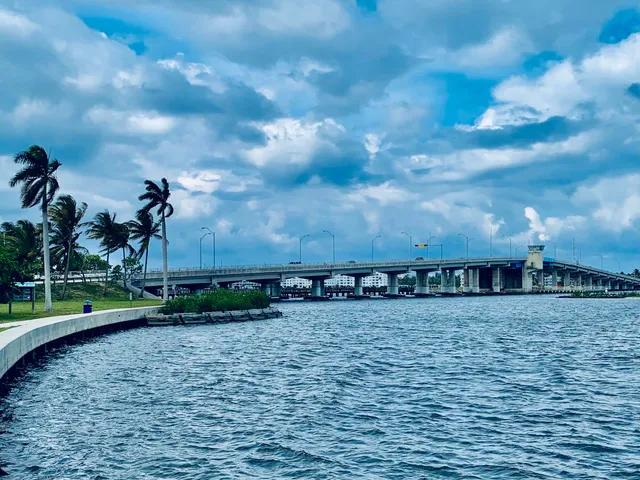 a view of a pathway with a yard