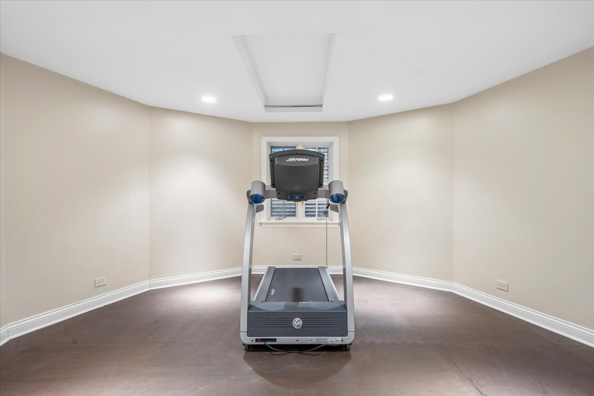 1185 Hill Road Winnetka, IL 60093 - Photo 45 of 58