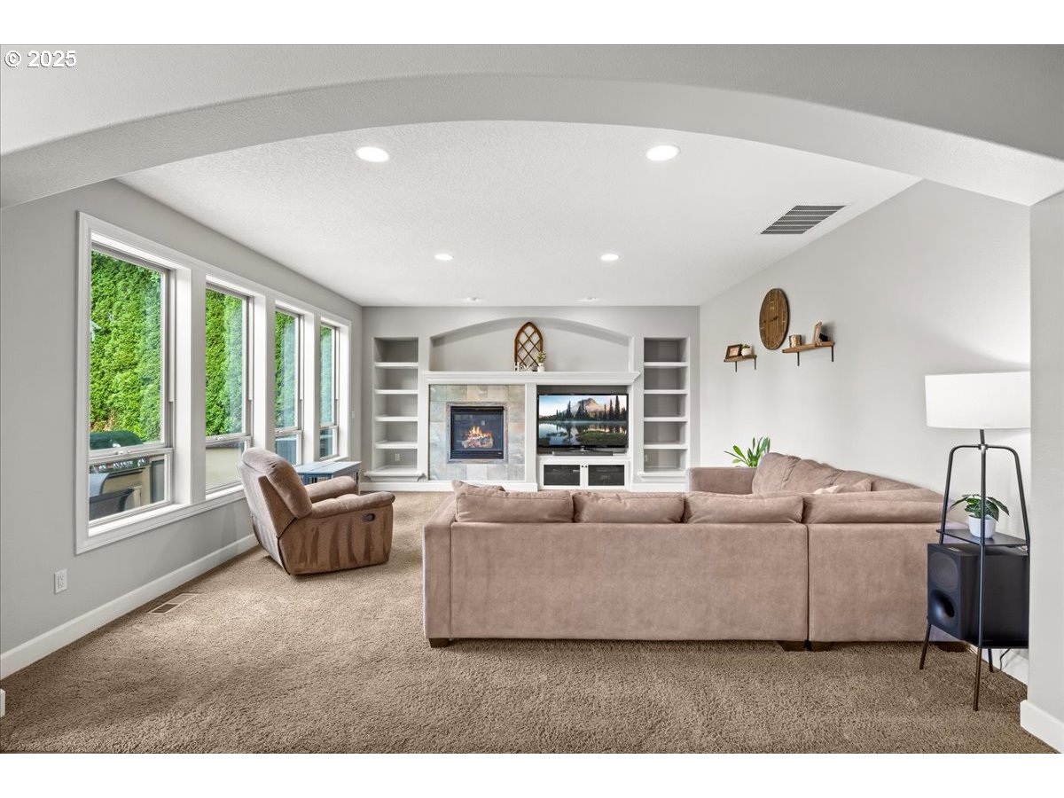 1315 Begonia Avenue Forest Grove, OR 97116 - Photo 19 of 48 Family Room