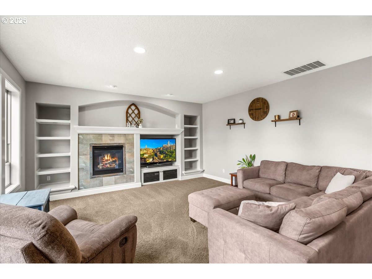 1315 Begonia Avenue Forest Grove, OR 97116 - Photo 20 of 48 Family Room