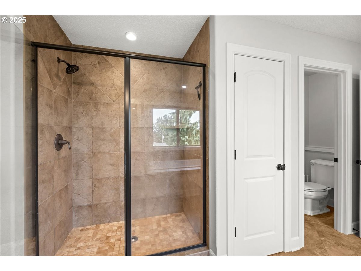 1315 Begonia Avenue Forest Grove, OR 97116 - Photo 26 of 48 Owner's Suite Bathroom
