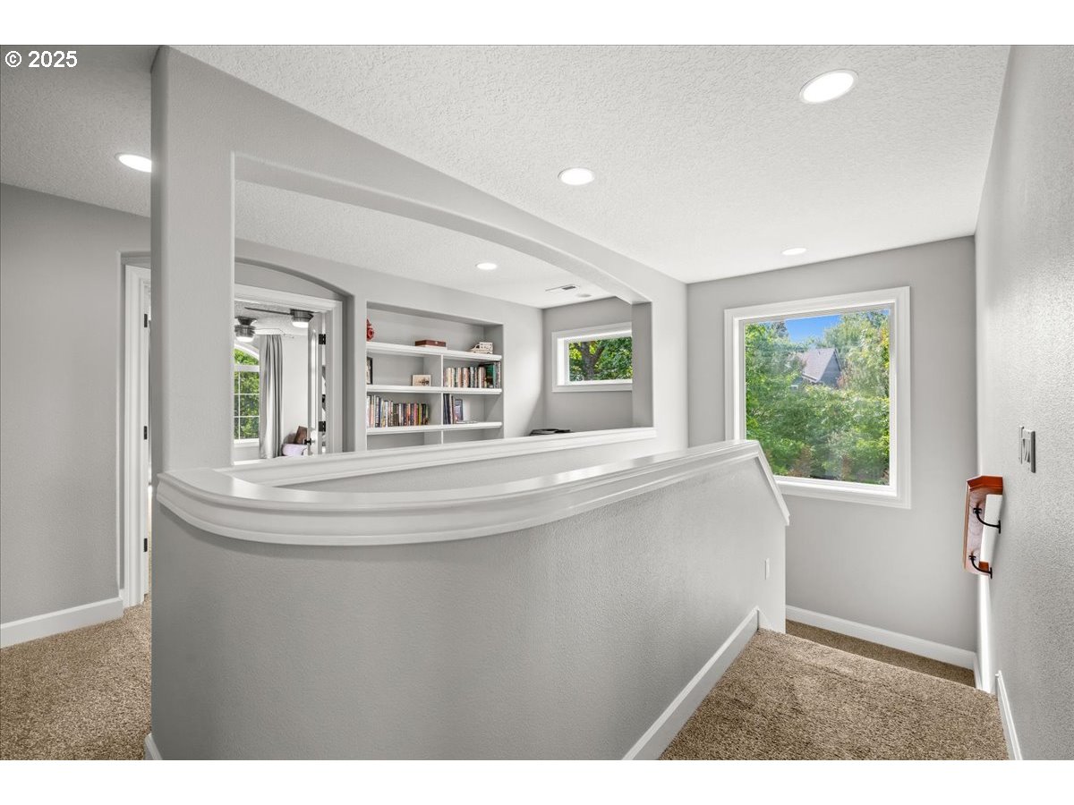 1315 Begonia Avenue Forest Grove, OR 97116 - Photo 28 of 48 Hallway